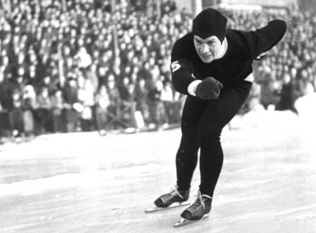 Bilde av skøyteløperen Finn Helgesen under OL-uttakingen på Bislett 10. januar 1948.